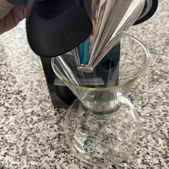 Bodum Black Pour Over Coffee Maker - Picture 3 of 3